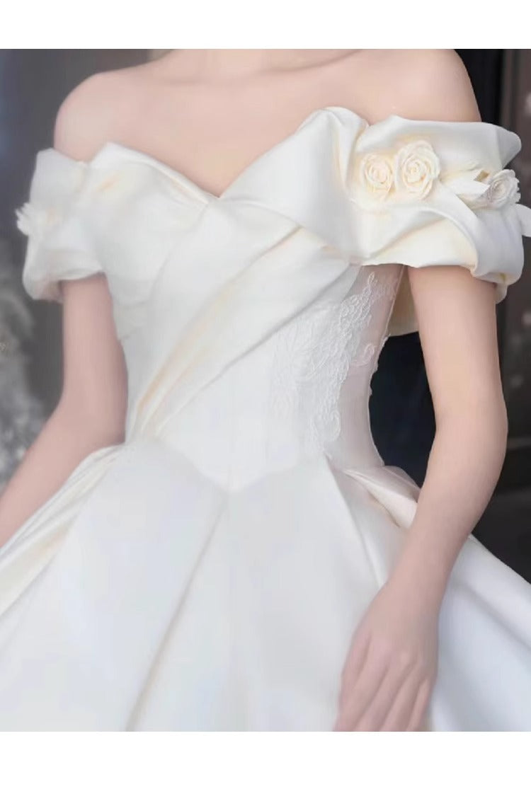 Satin Main Wedding Dress Off-shoulder French Welcome Yarn High Sense