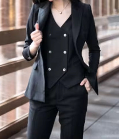 Women's Suit Commuter Drape Suit