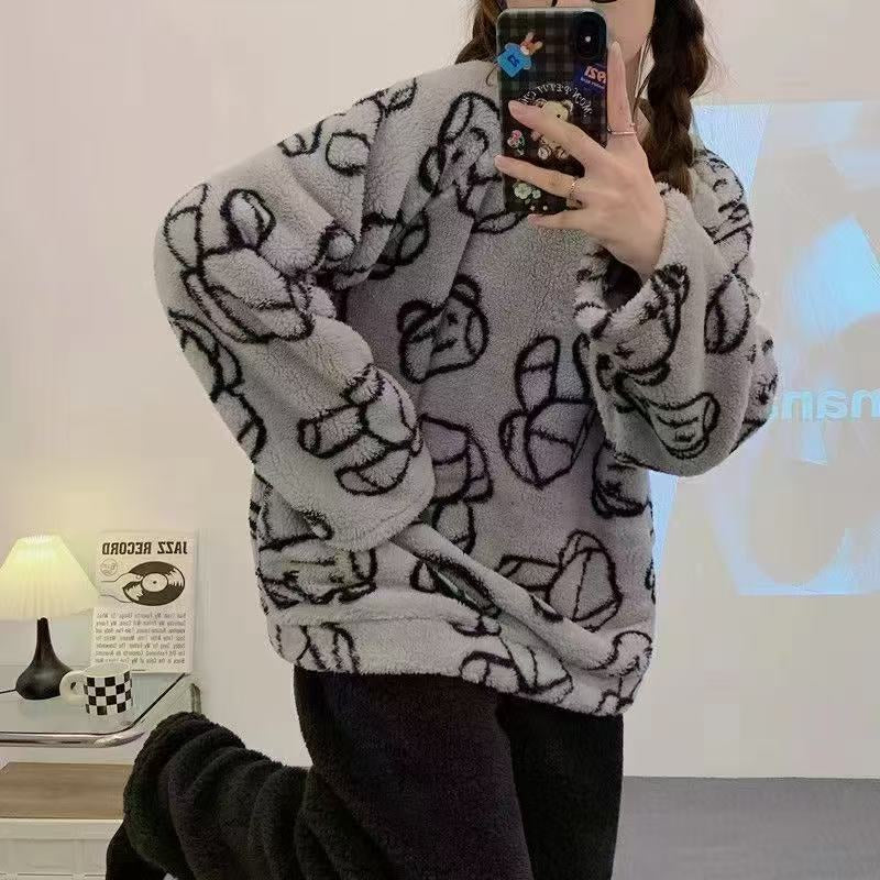 Nouveaux vêtements d'intérieur mignons en flanelle épaisse pour l'automne et l'hiver