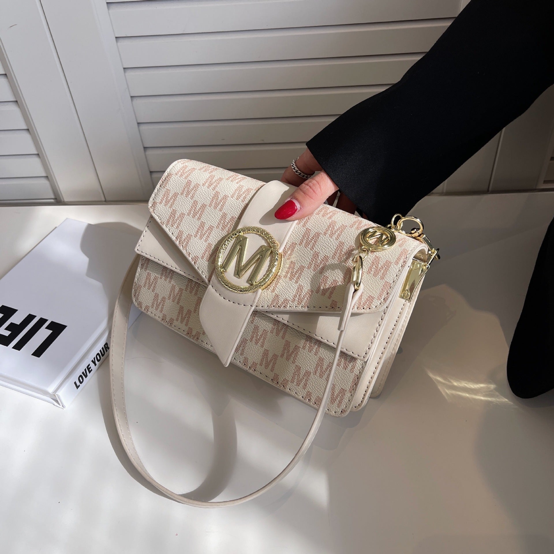 Niche Personality Printed Letter PU Shoulder Messenger Bag