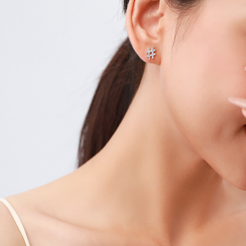 Boucles d'oreilles clous en argent S925 avec micro-diamants en zircone symboliques 0,8 cm