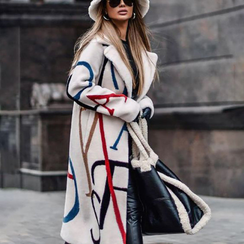 Manteau long en laine à carreaux et revers pour femme
