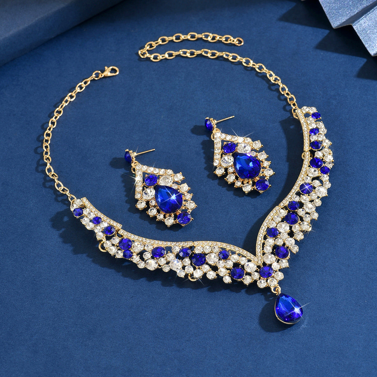 Retro Two-piece Necklace And Earring Set From Europe And The US