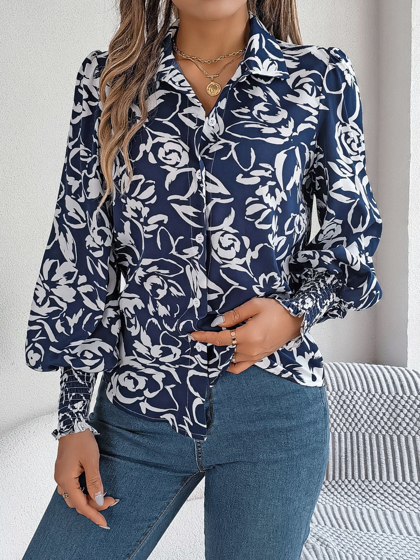 Contrast Color Flower Lantern Sleeve Lapel Shirt - White, Blue, Polyester