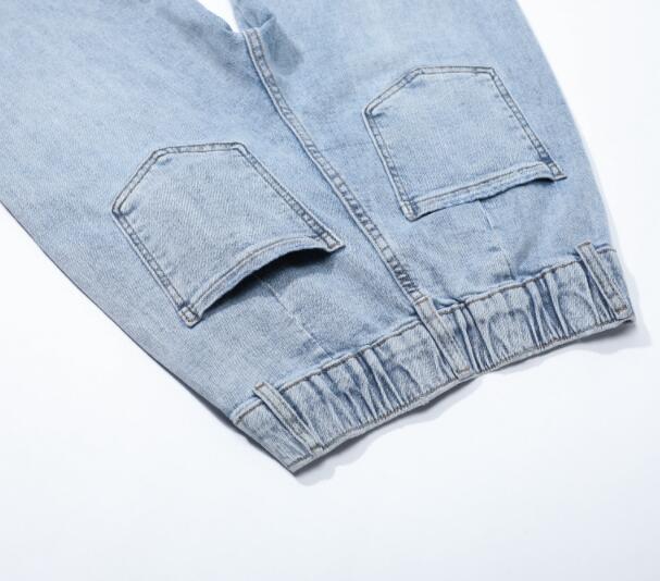 Pantalon carotte droit ample en jean bleu clair taille haute