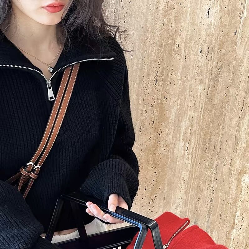 كنزة صوفية نسائية من الشنيل بسحاب وياقة