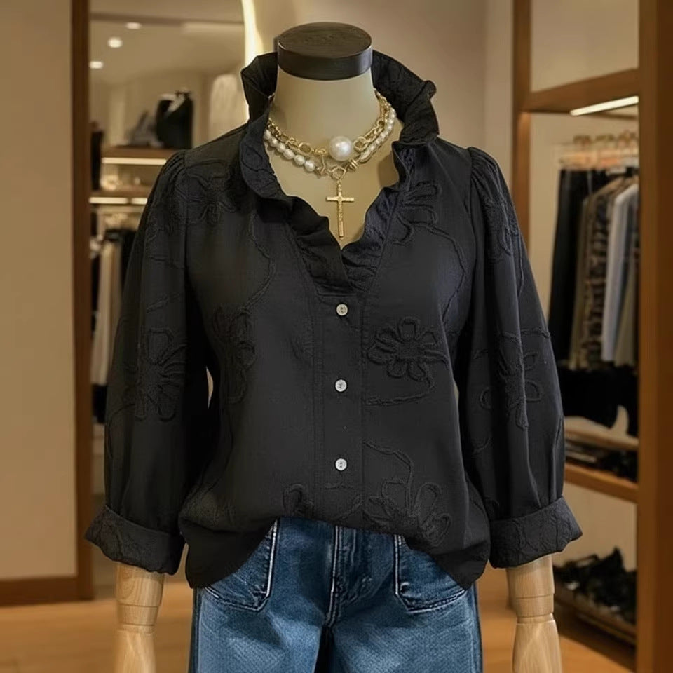 بلوزة قطنية كتانية مطرزة بالدانتيل