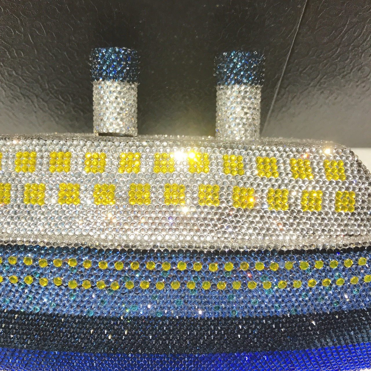 Full Diamond Crystal Rhinestone Metal Evening Bag with Magnetic Closure, Small Size, Red & Blue