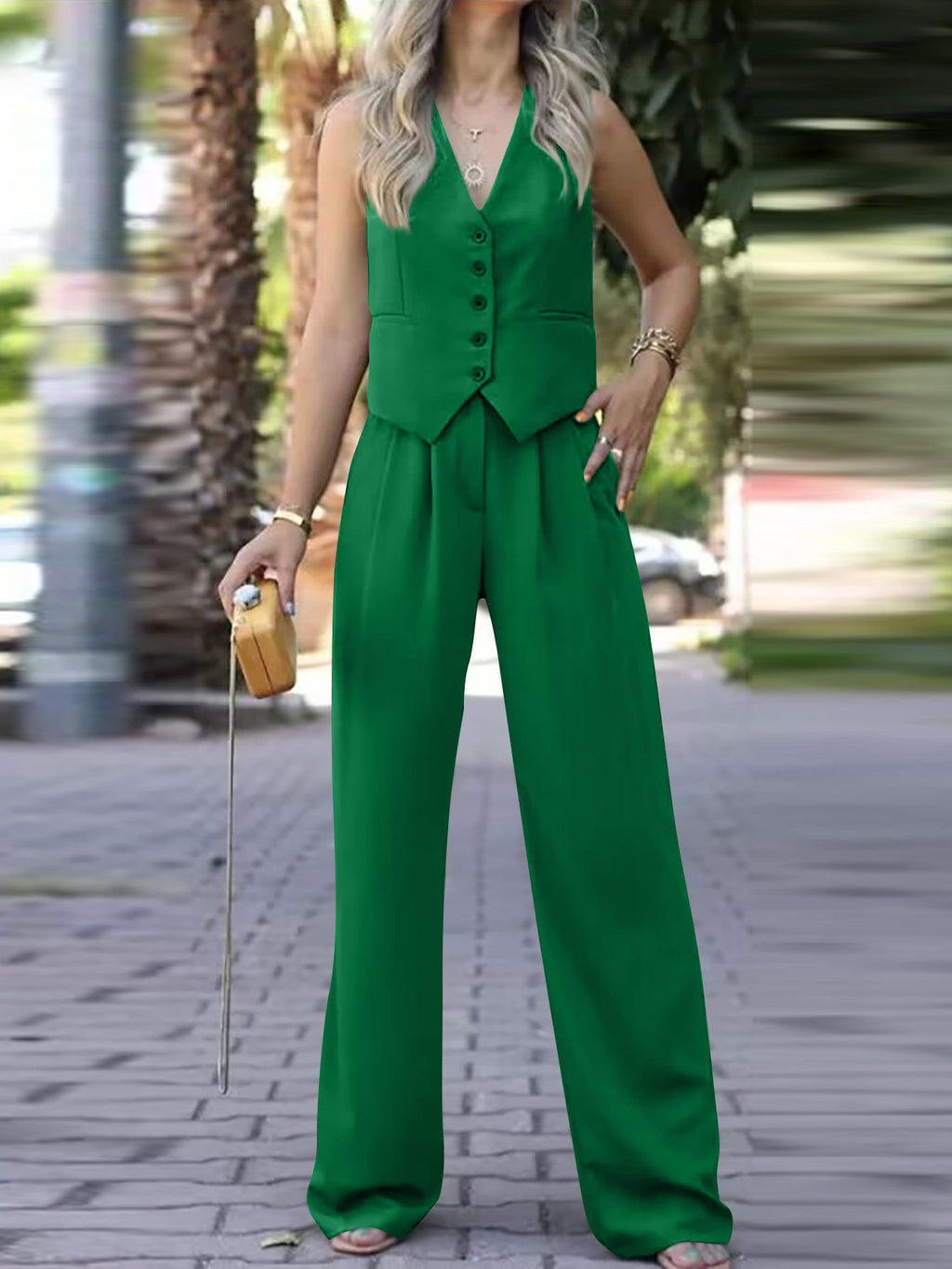 Ensemble tailleur gilet sans manches col V et pantalon large