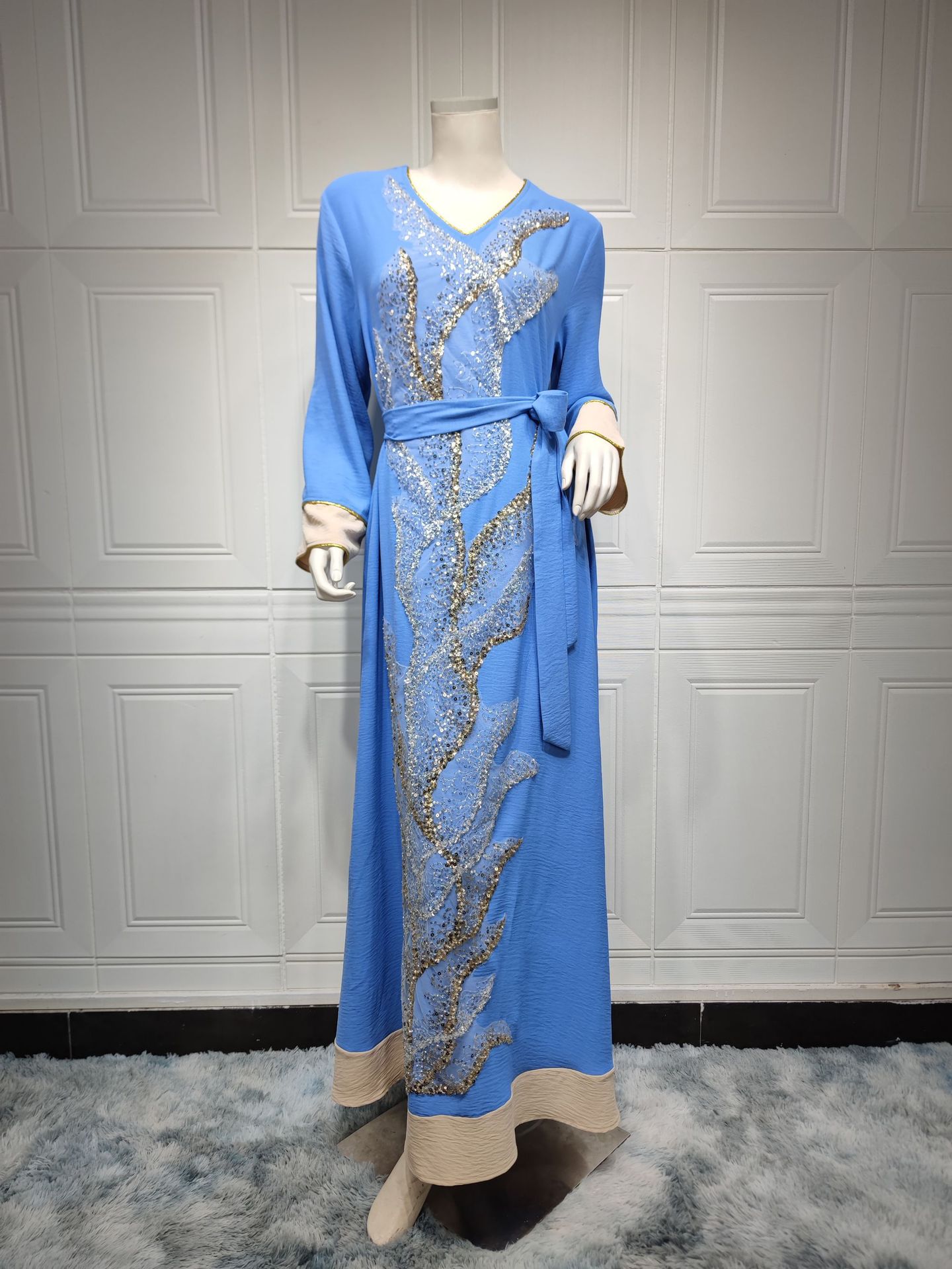 Robe musulmane brodée de sequins