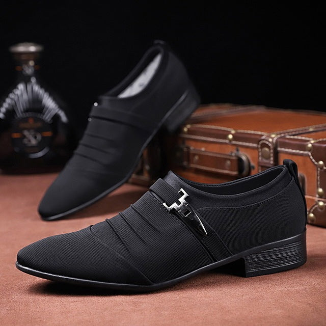 Pointed men's leather shoes