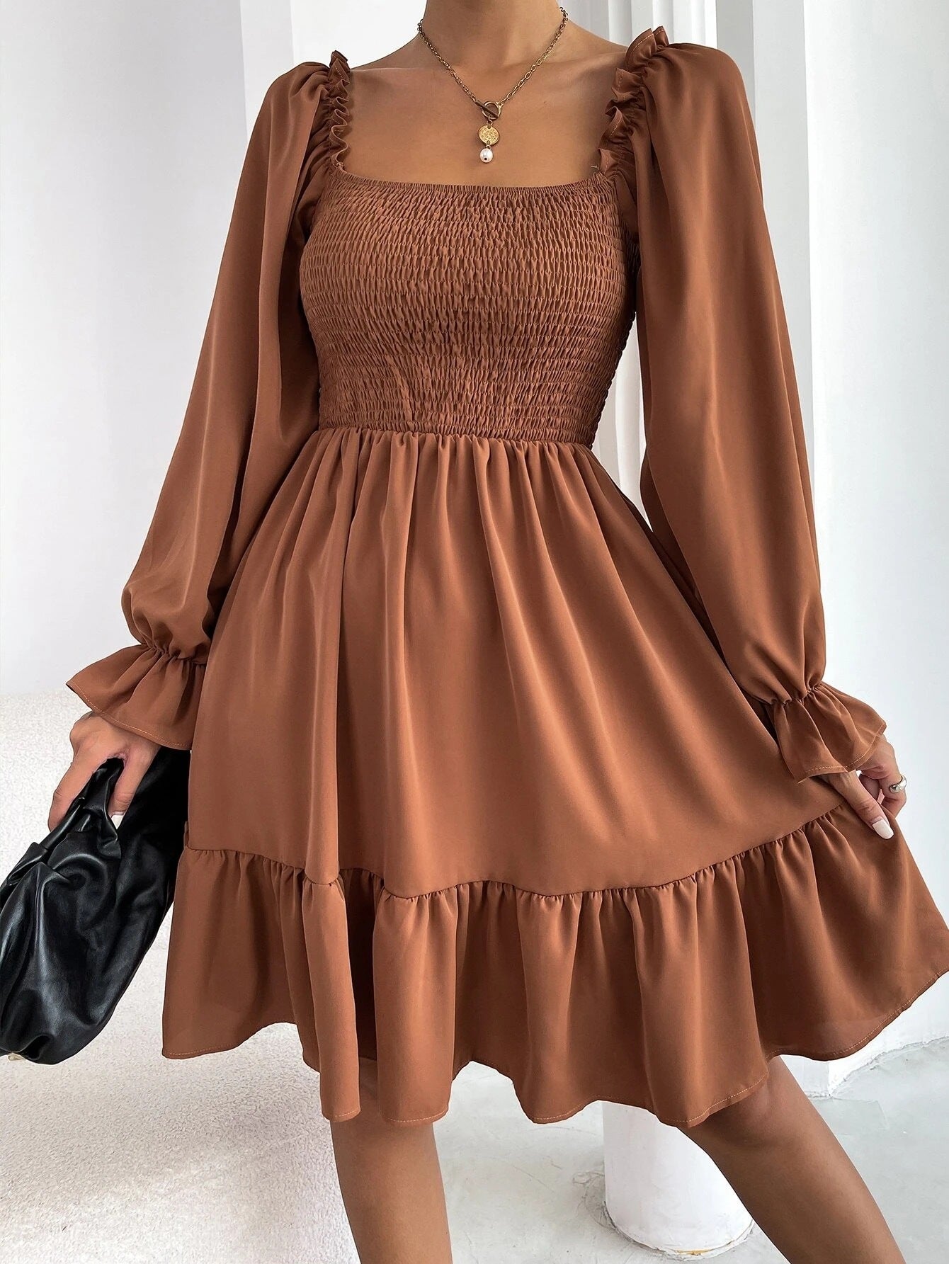 Robe trapèze évasée à manches longues, col carré et volants pour femme