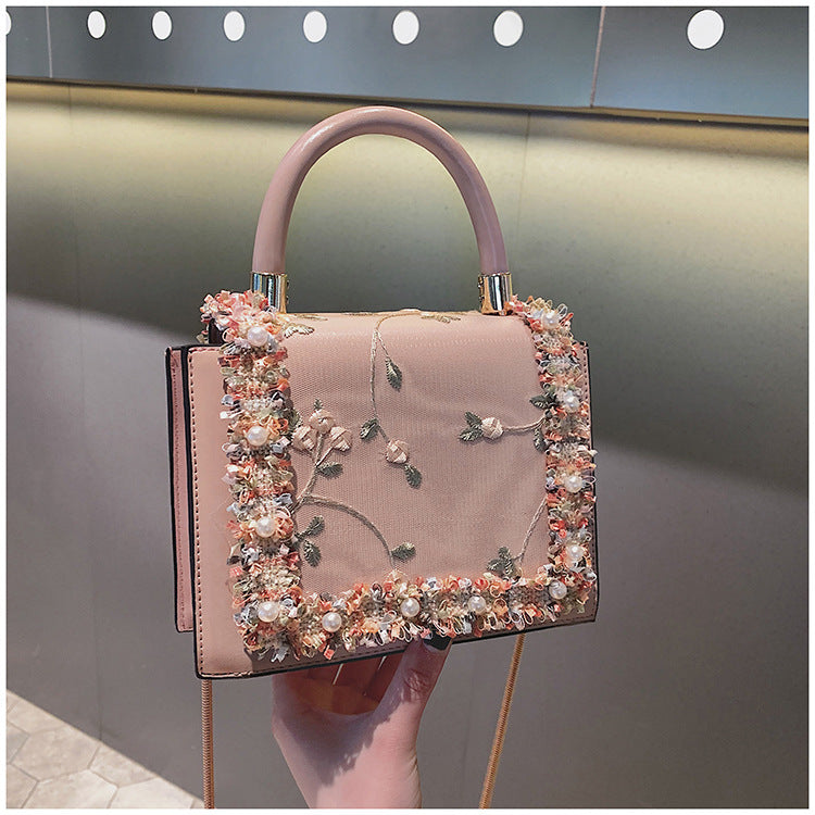 Single shoulder straddle portable small square bag