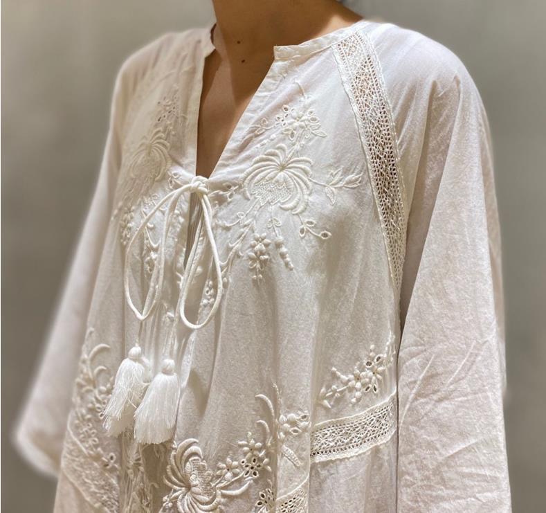 Robe ample à lacets style arabe pour femme