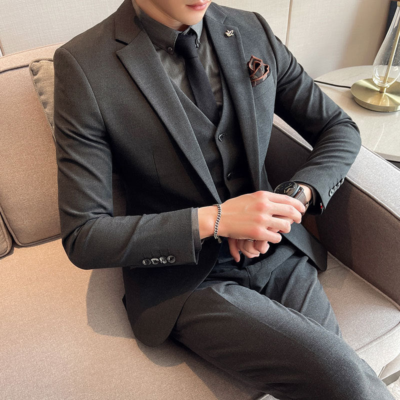 Plus Size Men's Slim Fit Corduroy Three-Piece Suit in Solid Colors