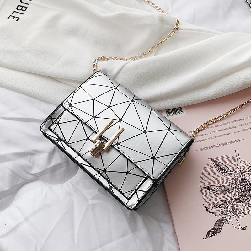 Petit Sac Carré en Similicuir à Couture Chaîne avec Fermoir