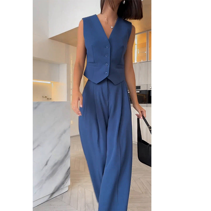 Ensemble tailleur gilet sans manches col V et pantalon large