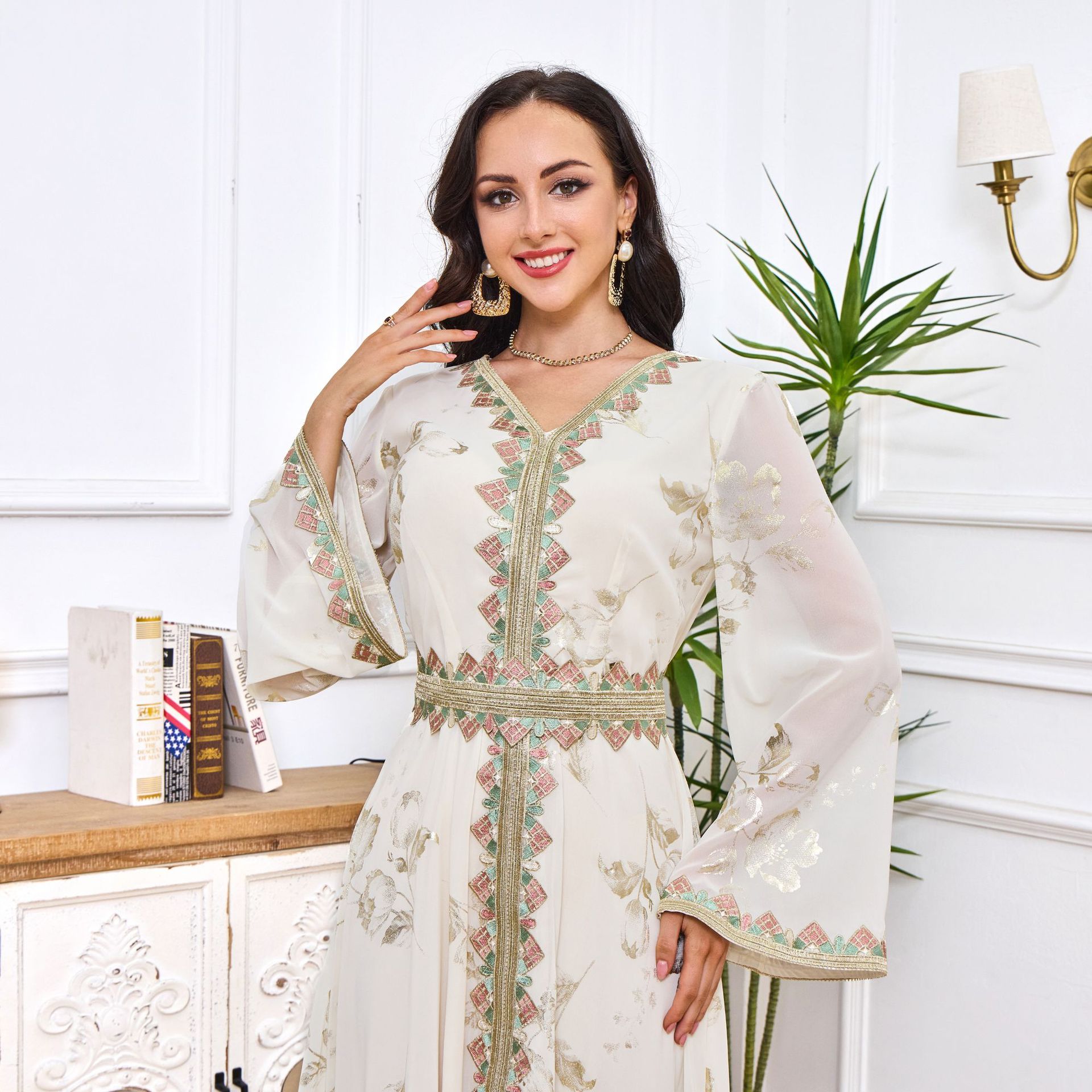 Women's White Muslim Robe with Bronzing Embroidery and Ruffles