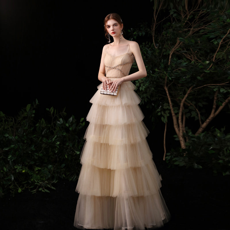 Robe de soirée bustier dorée à bretelles pour femme, idéale pour un banquet ou une hôtesse