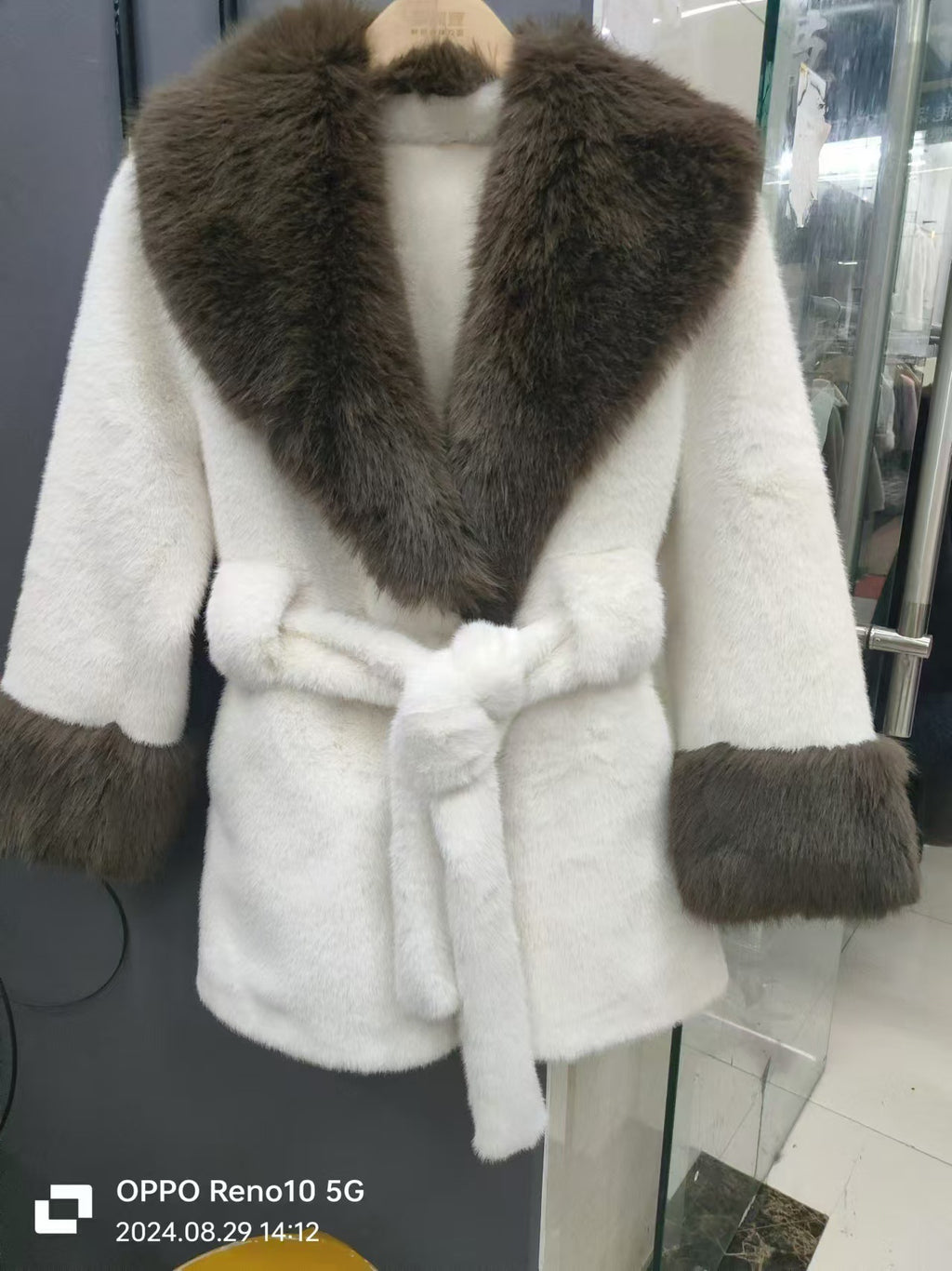 Manteau en fausse fourrure de vison Baoou à manches lanterne, version mode avancée