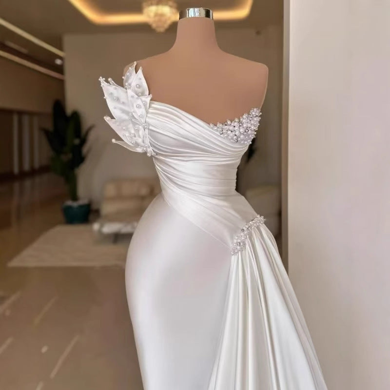 White Graceful Satin Lightweight Sleeveless Wedding Dress Long