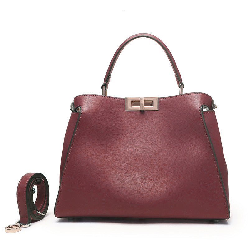 Sac à bandoulière en cuir grand format pour femme avec fermeture à verrou