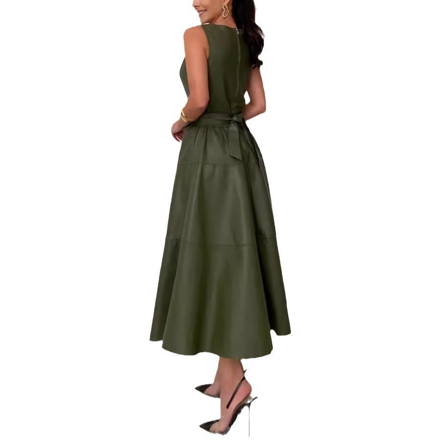 Salopette-jupe sans manches en similicuir vert olive avec fermeture éclair pour femme