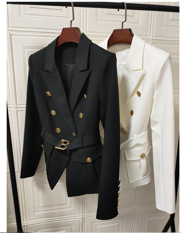 Manteau femme bicolore noir et blanc avec poches et ceinture à boucle métallique