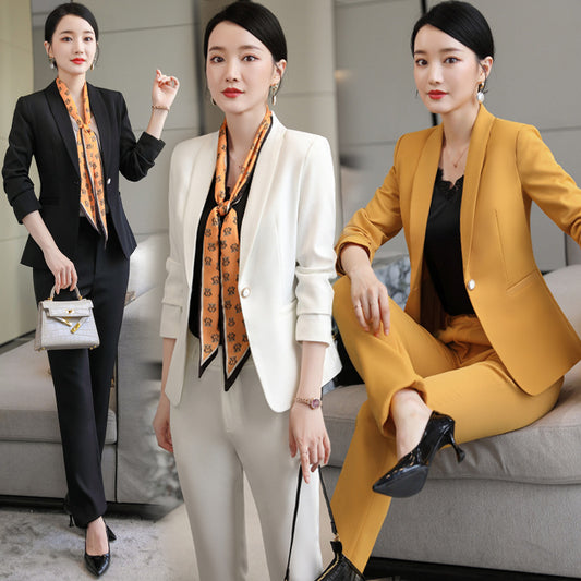 Fonctionnaire, entretien d'embauche à l'hôtellerie, costume professionnel