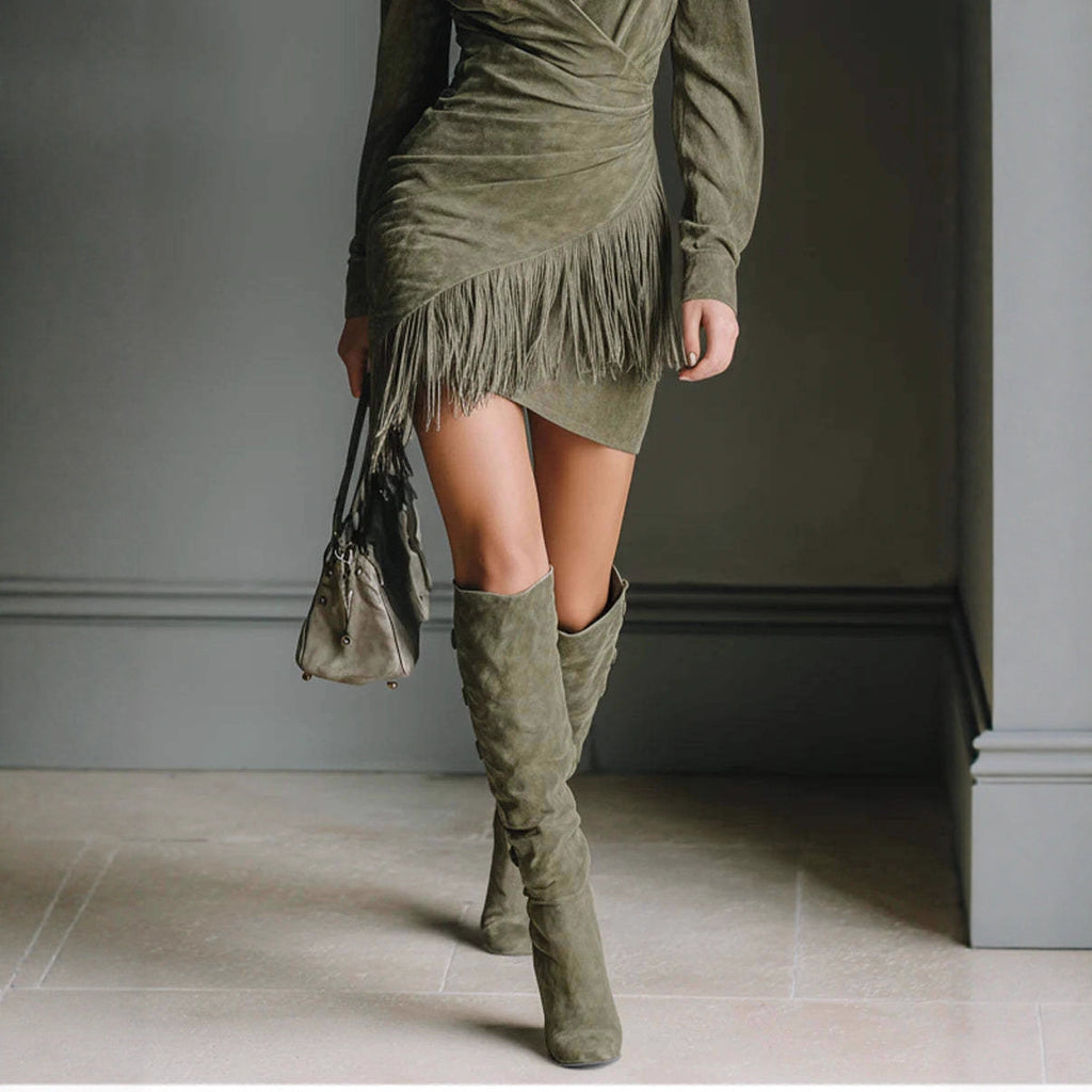 Robe longue à manches longues ajustée en denim et suédine ornée de franges, style western