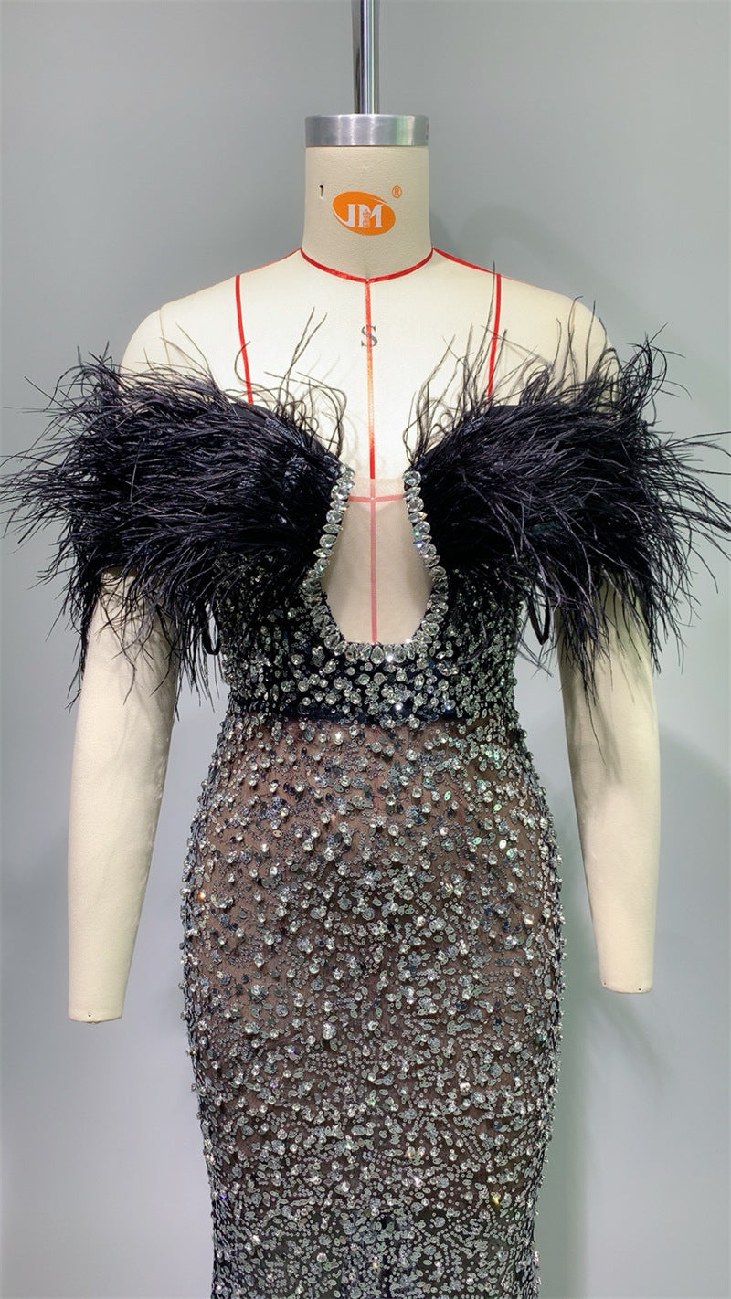 Robe Tube Col V Pailletée Luxe Plumes Strass Noire Taille Haute