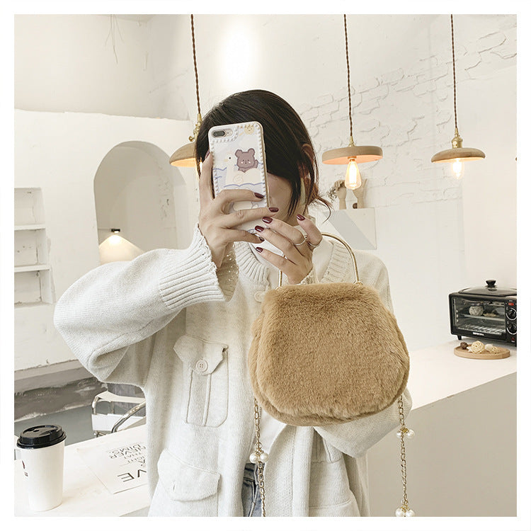 Women's Fashionable Elegant Pearl Chain Handbag