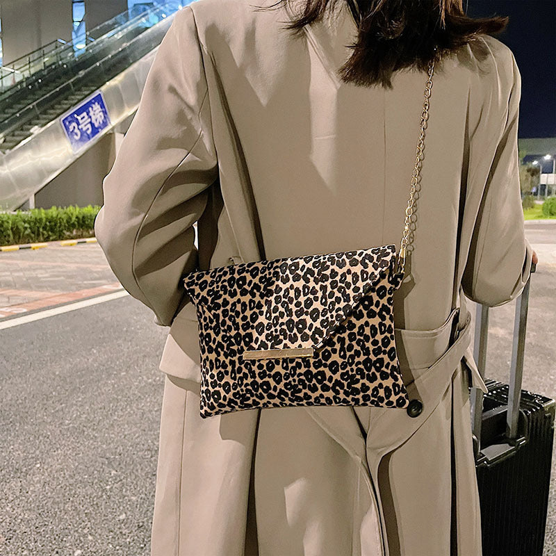Leopard Canvas One-Shoulder Envelope Bag with Diagonal Chain Strap