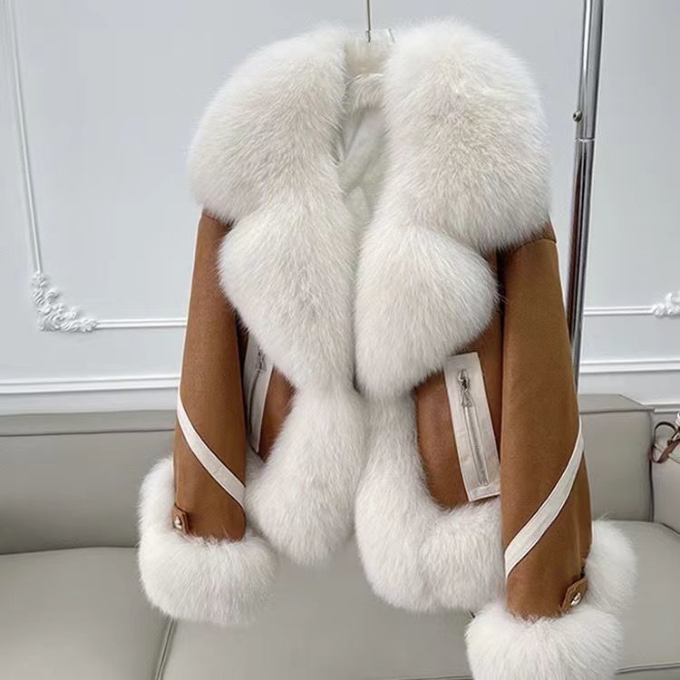 Women's Short Thick Faux Fur Coat with Fur Collar for Autumn and Winter