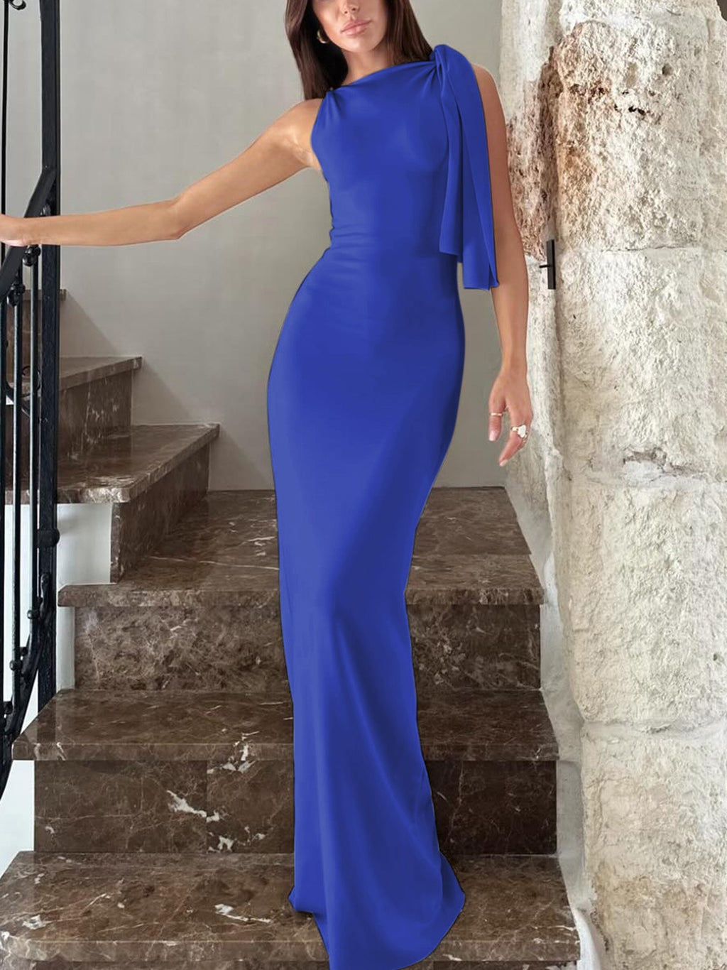 Robe longue de soirée et de club moulante sans manches à ruban et une épaule