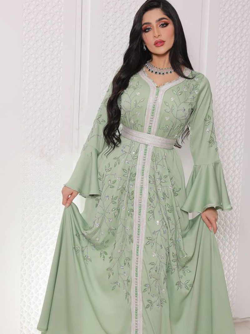 Robe caftan en dentelle vert moyen-oriental avec strass