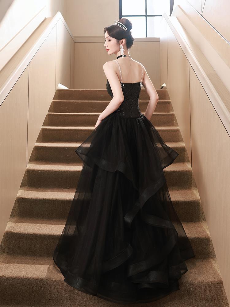 Robe de soirée sans manches noire à sequins