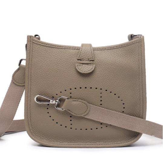 Women's Cowhide Hollow Bucket Shoulder Messenger Bag