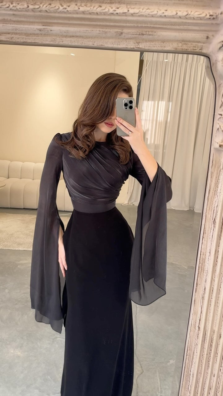 Robe longue en satin à manches larges ourlet et coupe ajustée, en gaze de verre