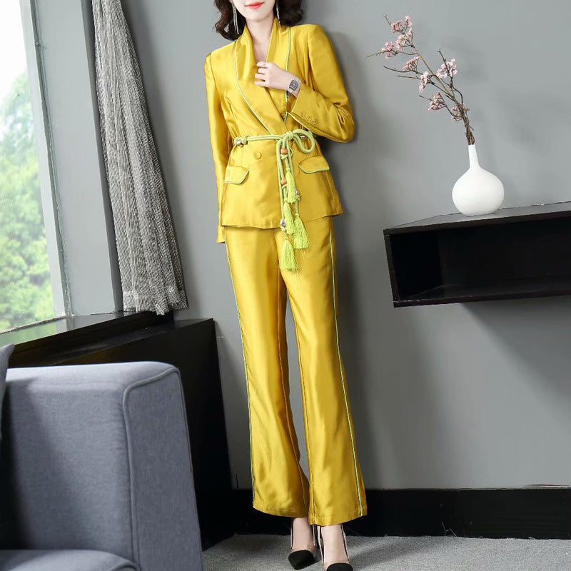 Ensemble deux-pièces femme, veste et pantalon, en polyester jaune