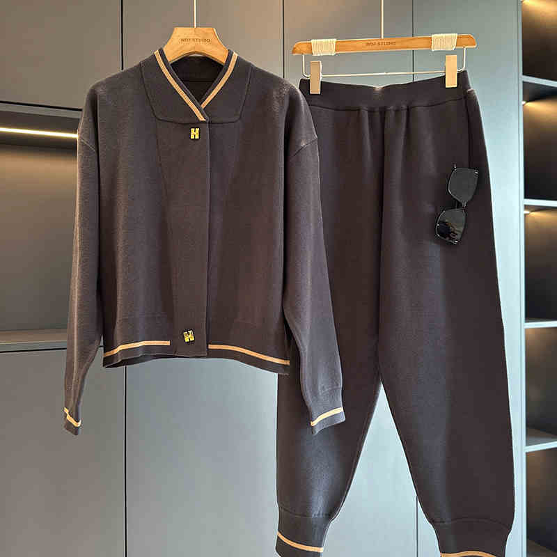Autumn Winter Stylish Casual Knitting Pullover Suit for Women