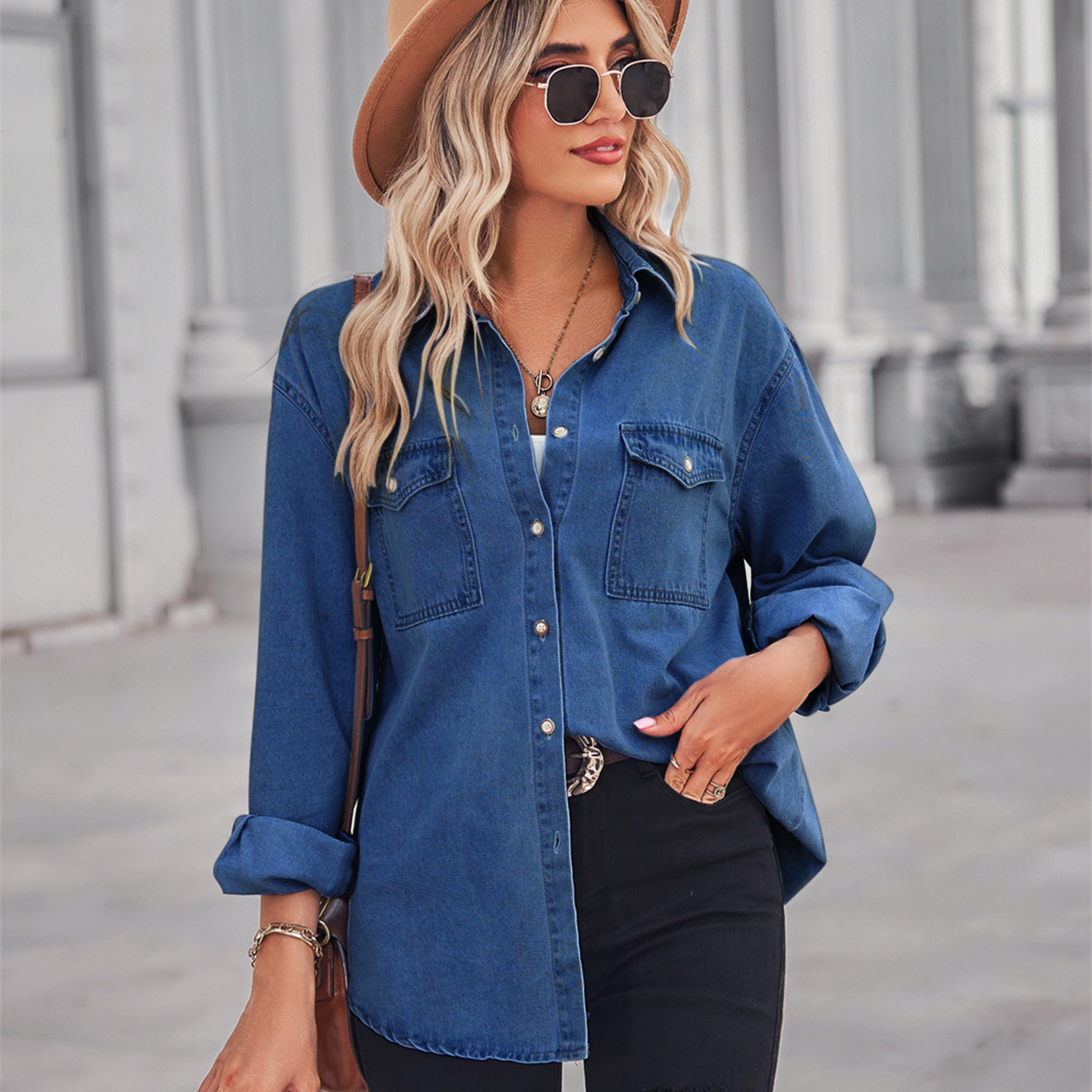 Chemise en jean slim fit à manches longues bleu clair pour femme