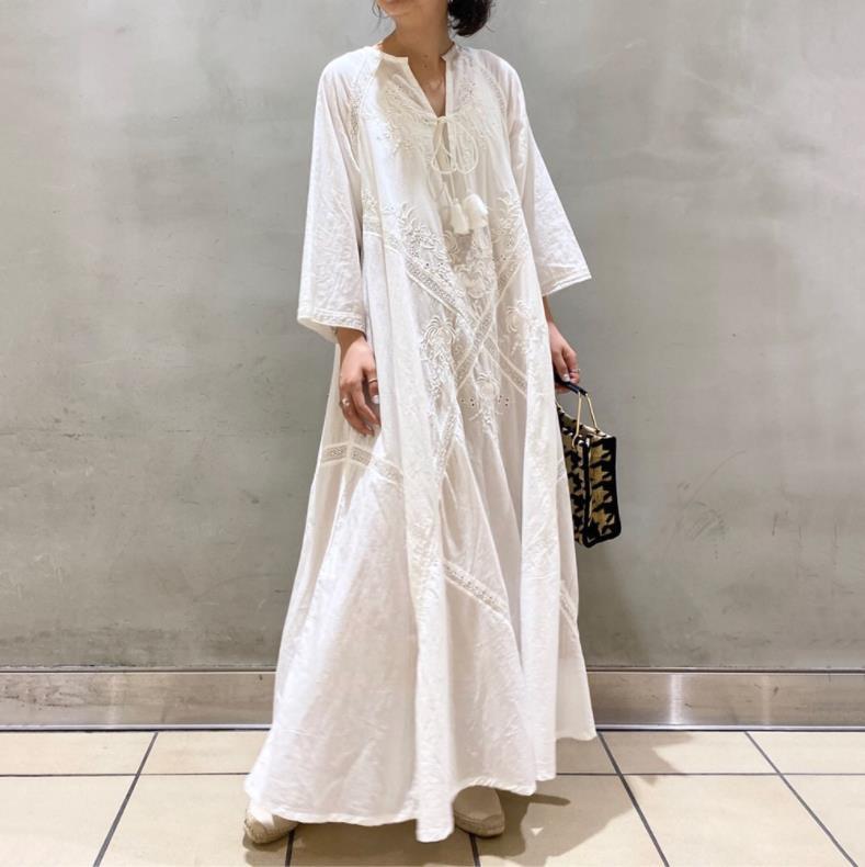 Robe ample à lacets style arabe pour femme