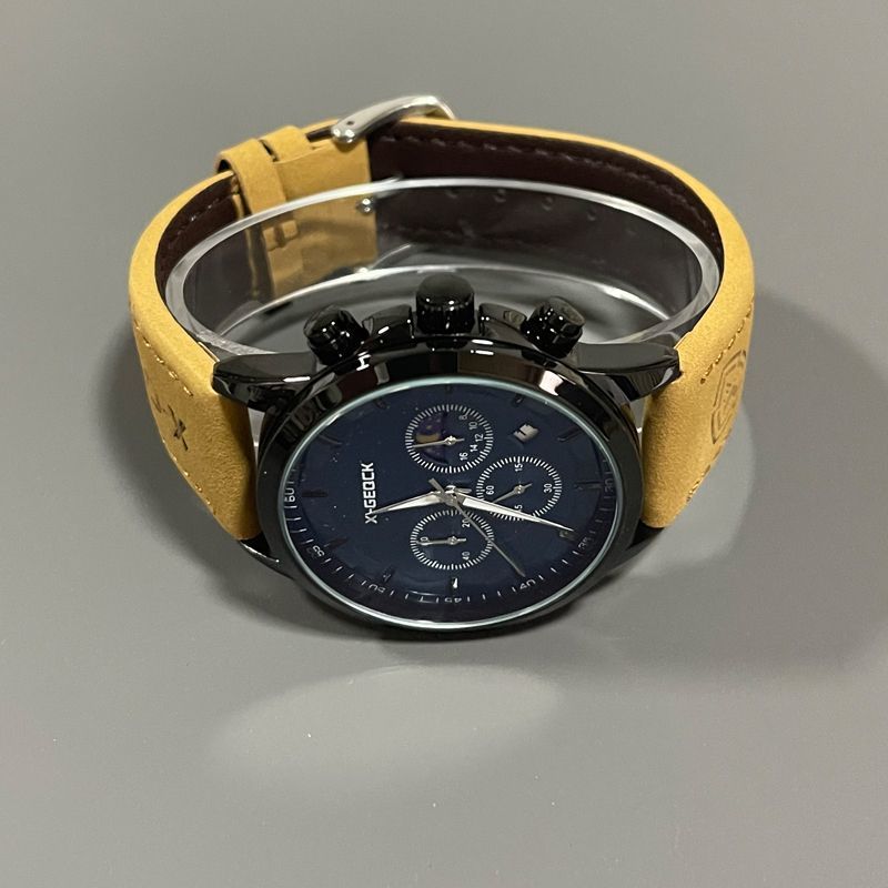 Quartz Built-In Battery Sports Watch for Men