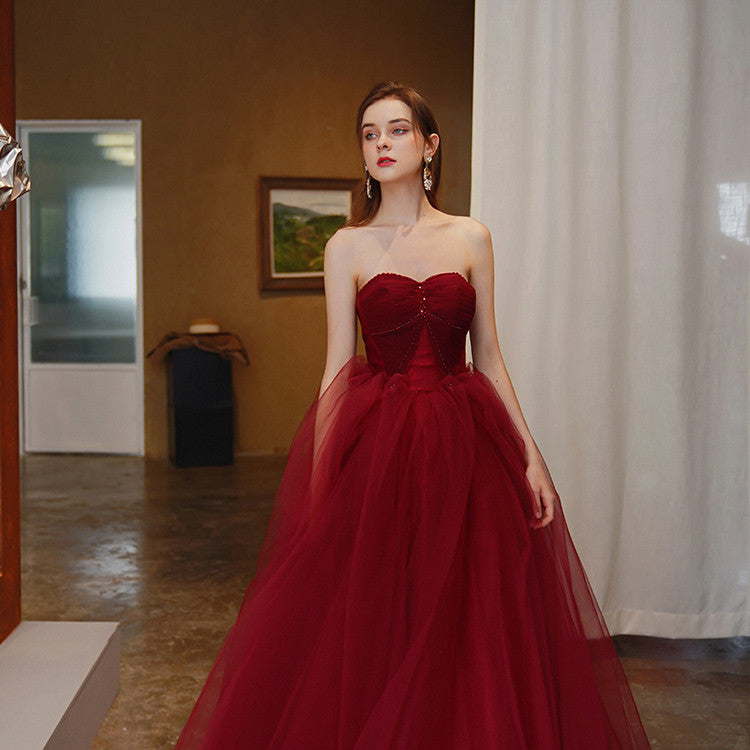 Robe grillée tendance rouge asymétrique pour femme