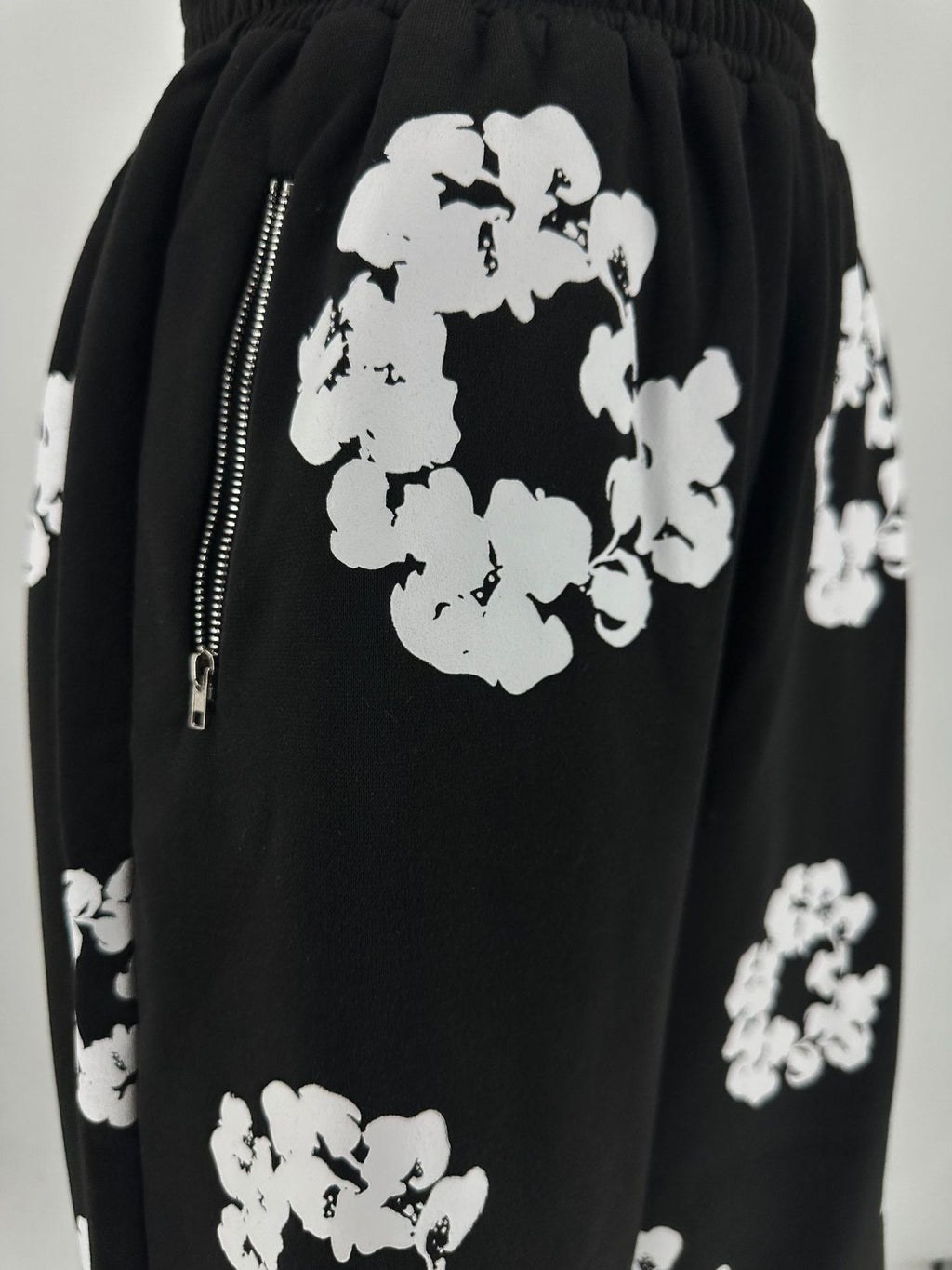 Women's Loose Black Casual Sweatpants with Offset Printing