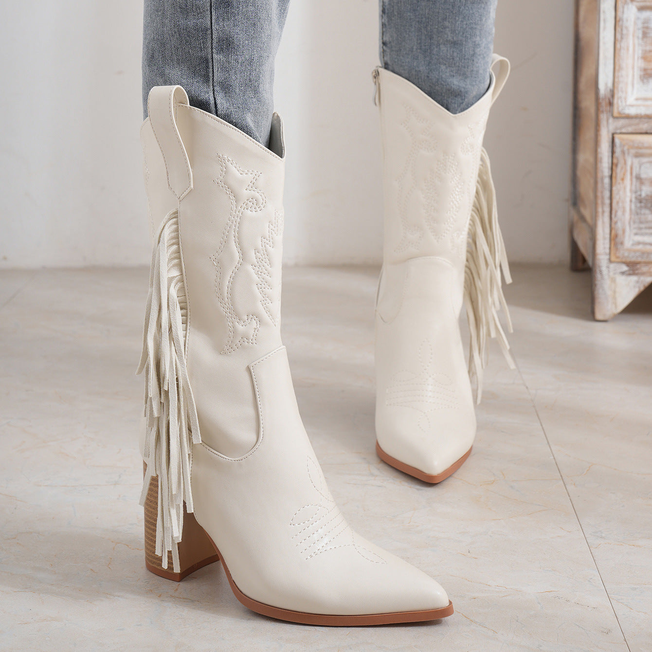 Bottes de cowboy western blanches brodées à pampilles, talon épais mi-mollet