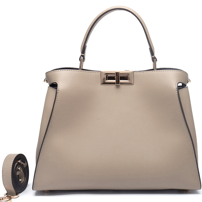 Sac à bandoulière en cuir grand format pour femme avec fermeture à verrou
