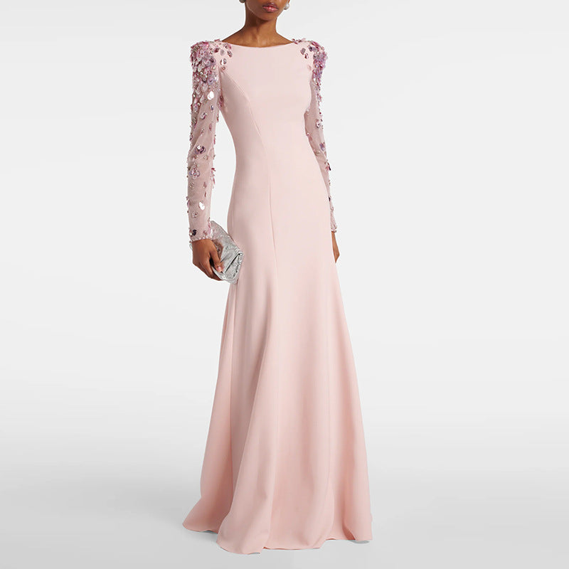 Robe Femme à Manches Longues en Résille et Ornée de Paillettes et de Strass
