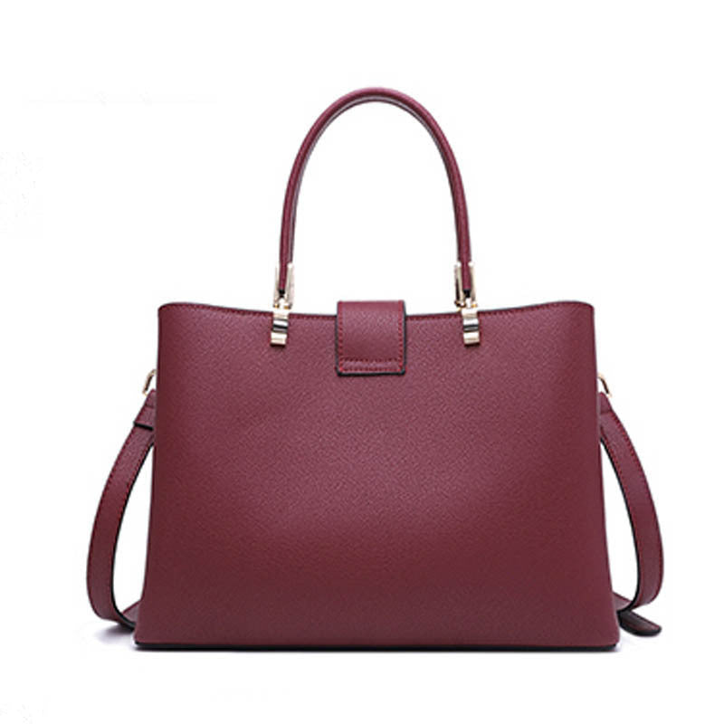 Sac bandoulière carré vertical en cuir de vachette